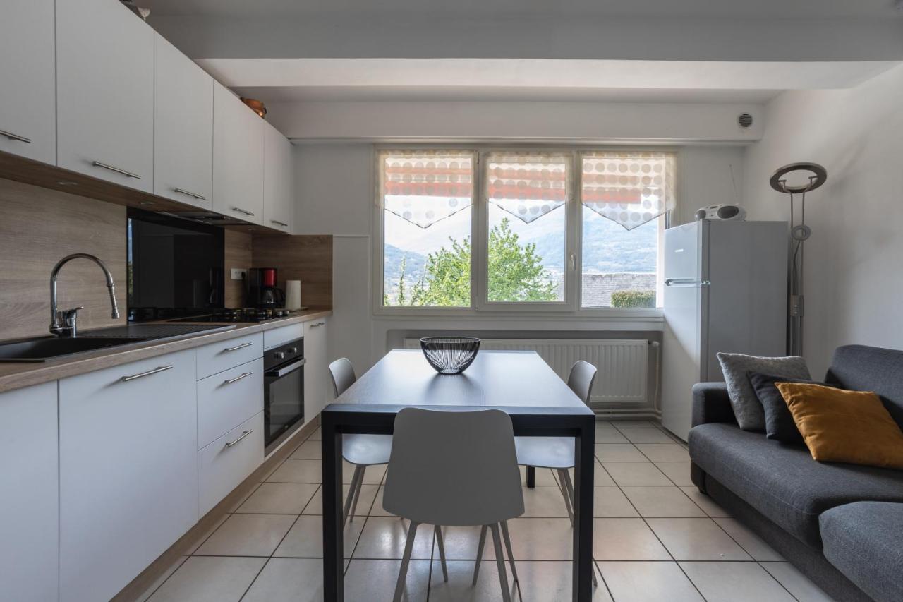 Vue Sur Les Montagnes Apartment