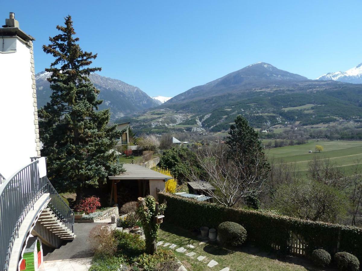 Vue Sur Les Montagnes Apartment *